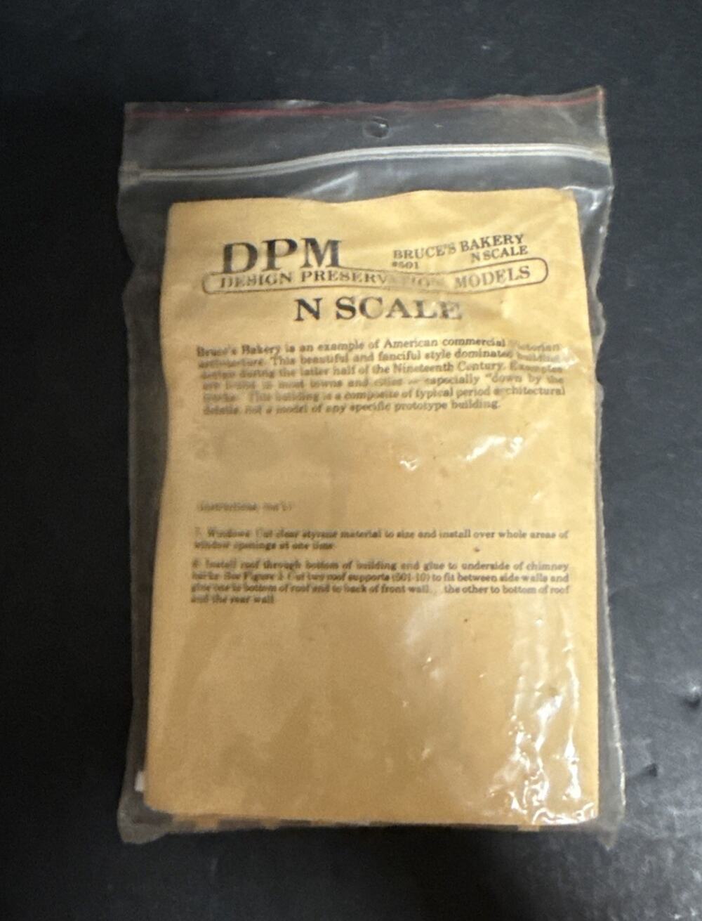 DPM Design Preservation Models N Scale Bruce's Bakery Model Kit #501 Building